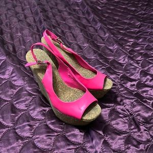 Jessica Simpson wedges!